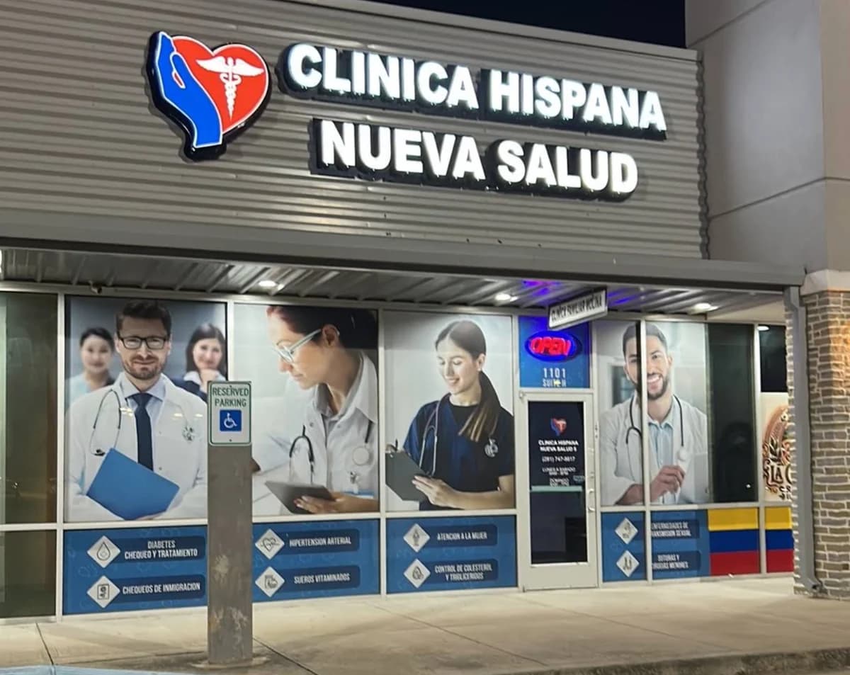 Facade of Clínica Hispana Nueva Salud Michoacana at 6500 Spencer Hwy Ste 180, Pasadena, TX